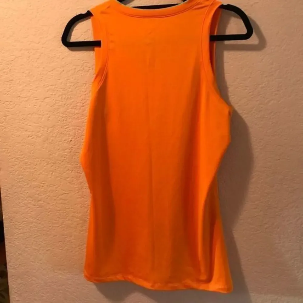 *30off3*‎ NWOT. NIKE PRO DRI-FIT top
